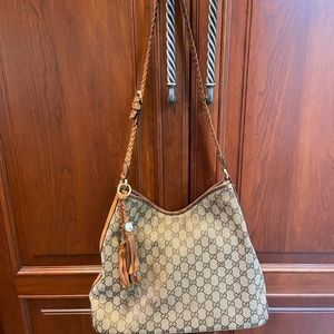 Gucci vintage crossbody/shoulder bag
